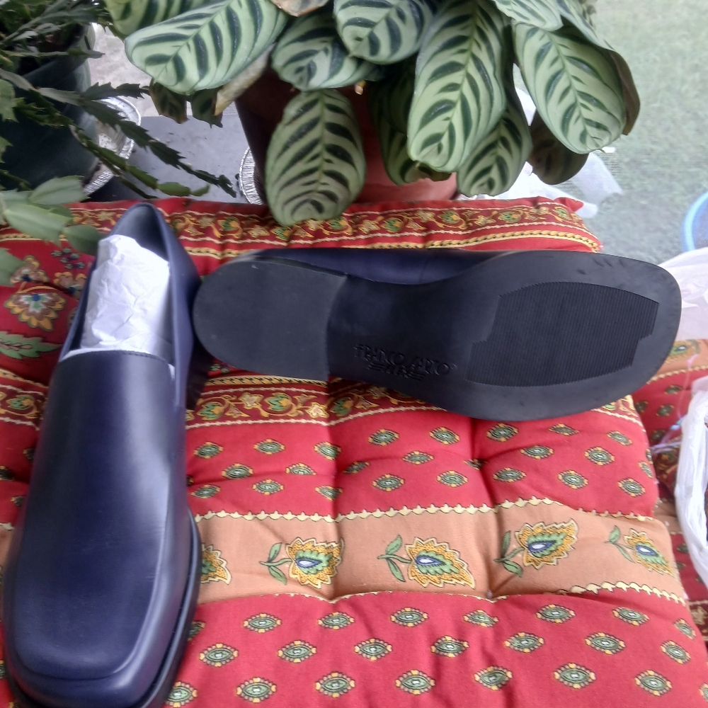 Franco Sarto Elegant Gray Box